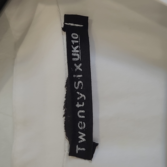 White puffy dress - Picture 2 of 6